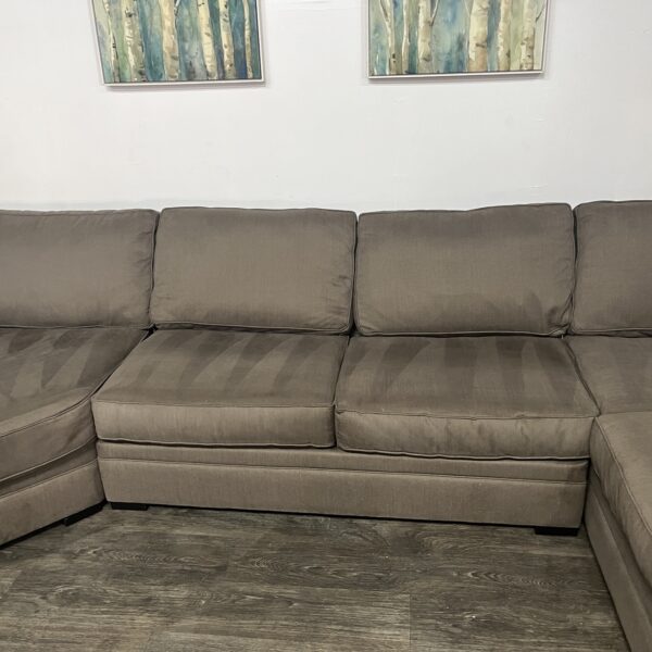 Nebraksa Gray 3 Piece Sectional Couch - Image 5