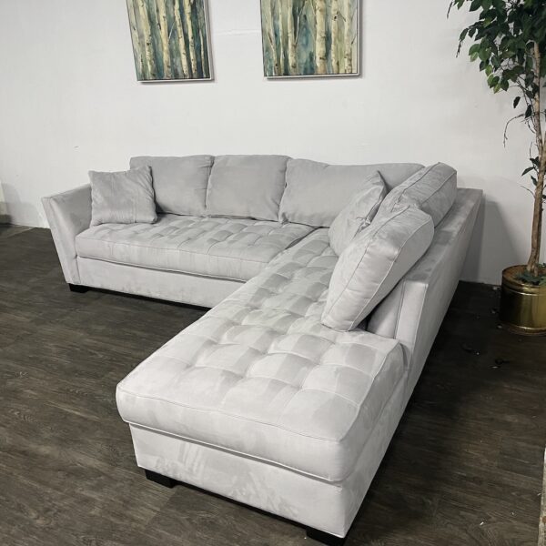 Rooms To Go Calvin Heights 2 Pc Sectional - Image 2
