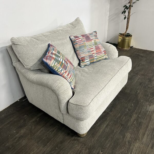 Rooms To Go Chair & a Half - Image 3