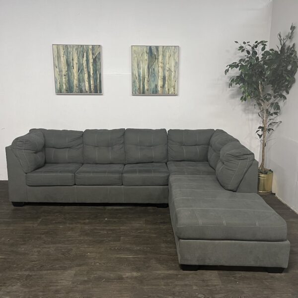 Ashley Furniture 2 Pc Sleeper Sectional