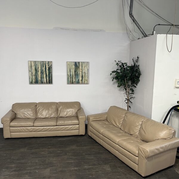 Havertys Matching Leather Sofa Set