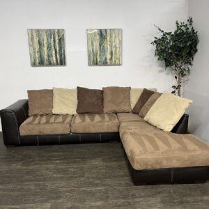 Rooms-To-Go Sectional Couch