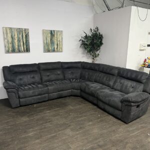 Manual Reclining Sectional